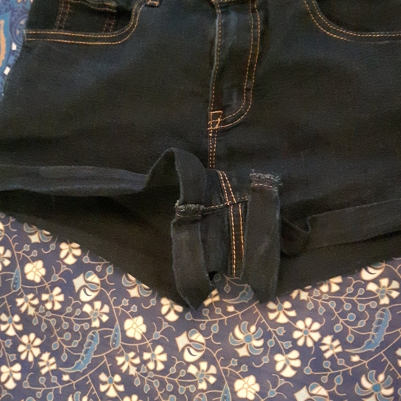 Size 5 Ultra high rise dark wash shorts - Picture 7 of 8